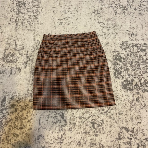 NWT Plaid Skirt - Picture 2 of 4
